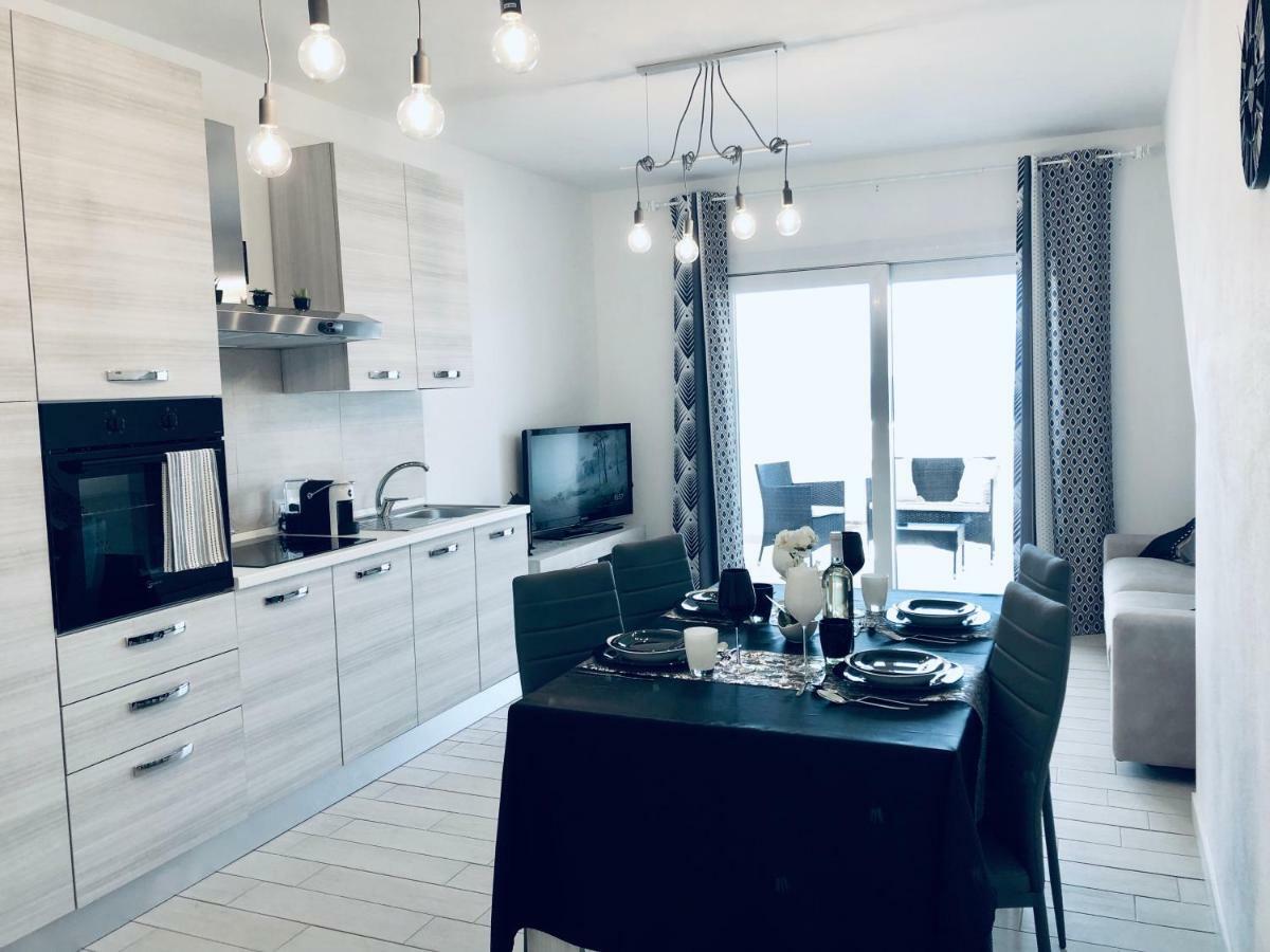 Il Tramonto Luxury House Apartment วัลเลดอเรีย ภายนอก รูปภาพ