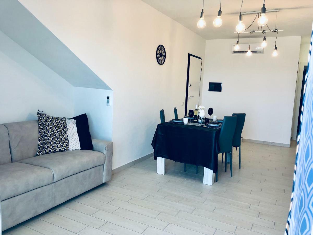 Il Tramonto Luxury House Apartment วัลเลดอเรีย ภายนอก รูปภาพ